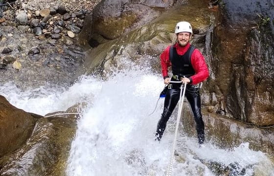 Canyoning in Baños Cascada Chamana