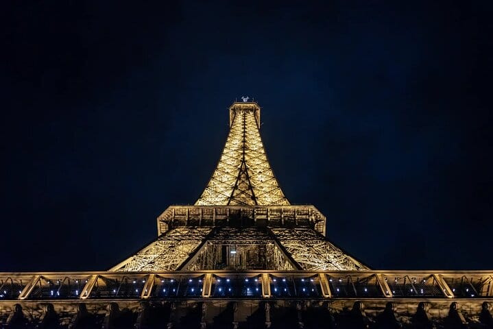 Paris Small Group Tour with Charles de Gaulle Transfer 8