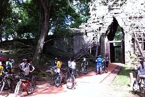 Private Bicycle Trip in the ruined temples