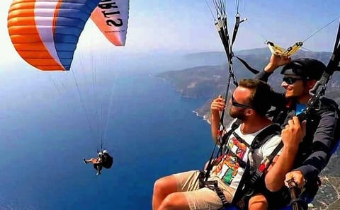 Tandem Paragliding Adventure Over Alanya's Stunning Landscapes