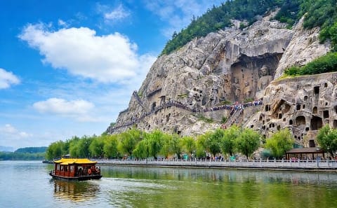 Luoyang City Highlights Tour with Museums and Lunch
