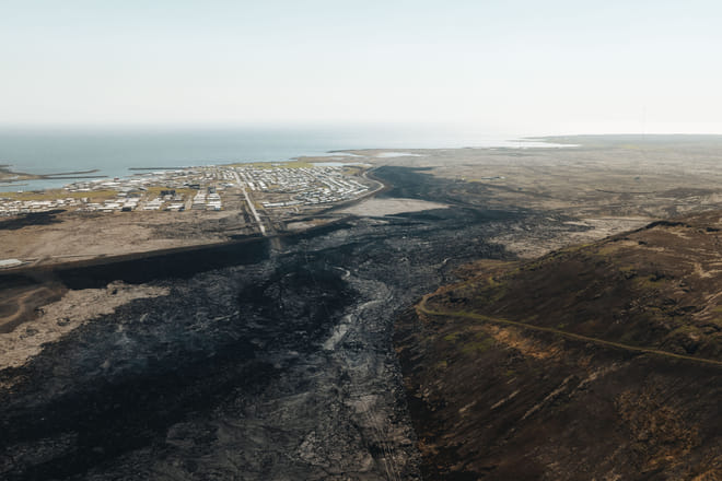 Volcanic Caves and Craters: The Lava Tunnel, Grindavík & Reykjanes Lava Fields Combo Tour