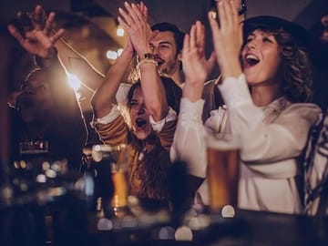 Florence Nightlife Walking Tour with Club Entry and Shots