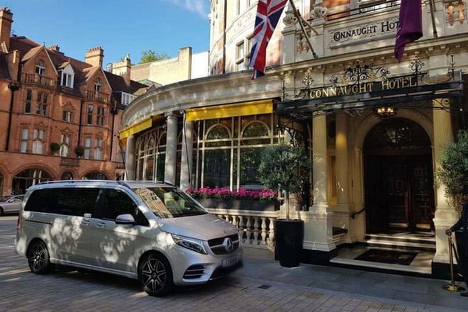 Private Full-Day Tour: London to Cotswolds, Bath & Stonehenge
