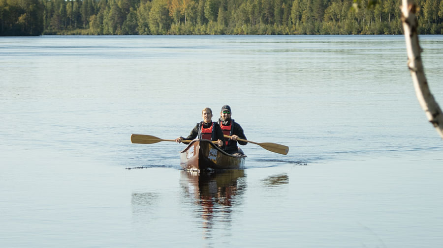 canoeing, paddling, safari, Pure Lapland, Rovaniemi Lapland