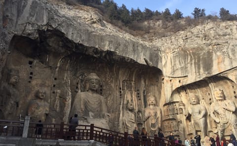 Private Tour of Longmen Grottoes and White Horse Temple in Luoyang