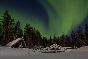 Private Traditional Finnish Sauna and Hot Tub under Northern Lights
