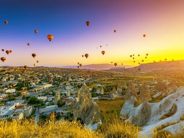 Cappadocia 1-Night Tour with Hot Air Balloon and Cave Hotel Stay