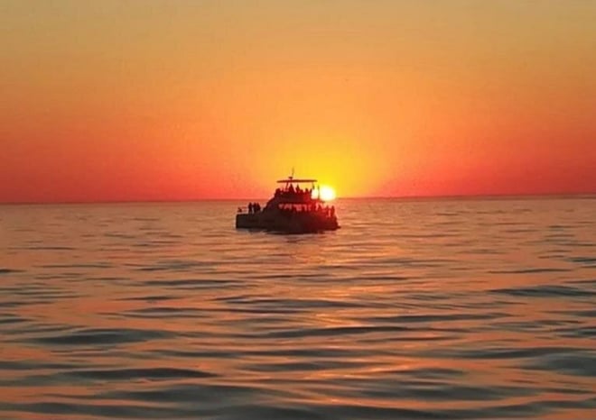 CAPE TOWN :1.5 HOUR LUXURY SUNSET CRUISE WITH PROSECCO - Photo 1