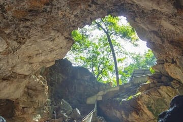 Day Tour from Visakhapatnam to Borra Caves and Thotlakonda