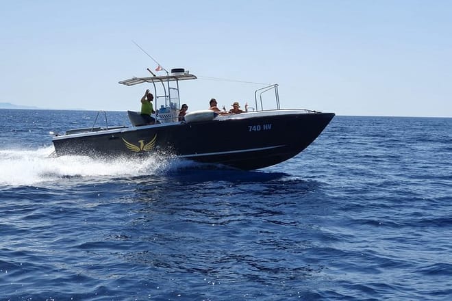 Red Rocks & Hells' Islands Private Getaway Tour 2