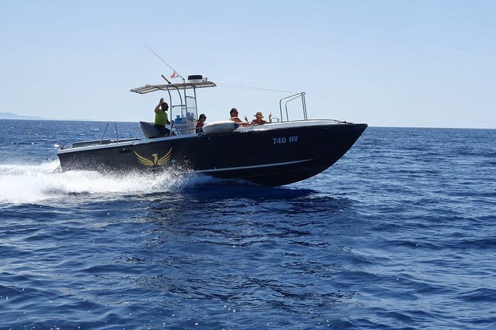 Red Rocks & Hells' Islands Private Getaway Tour 2