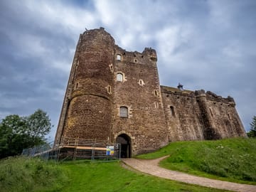 Castles, West Highlands and Loch Lomond with Doune Castle Entry from Edinburgh