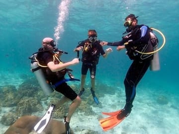 Intro Diving 2 Stops For Beginners, Cruise With Lunch – Hurghada
