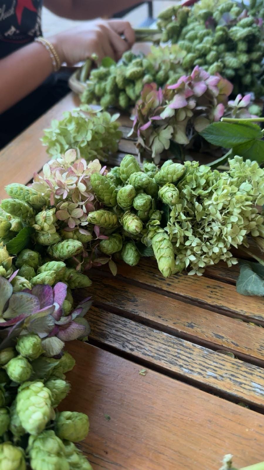 making a hop wreath