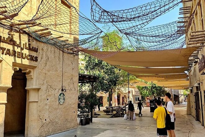 Dubai City Wonders & Lost Chambers Aquarium Experience 10
