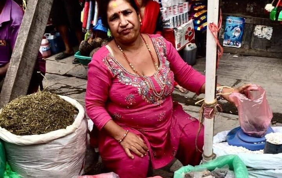 Souvenir Shopping Walking Tour in Kathmandu Bazaars