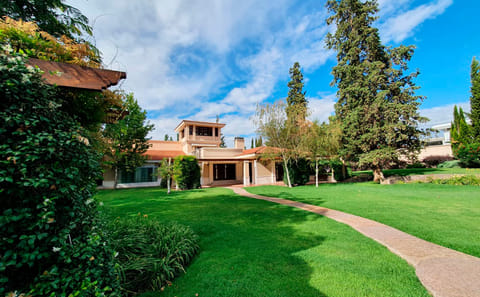 Luxury Wine Resort Getaway in Mendoza, Argentina
