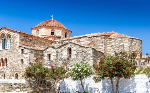 Island Hopping Tour of Mykonos, Paros, and Santorini