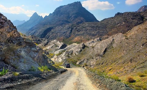 Adventure Tour of Wadi Bani Awf and Nakhal Fort in Oman