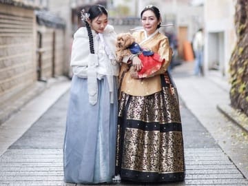 Seoul Hanbok Private Photoshoot in Gyeongbokgung Family or Group