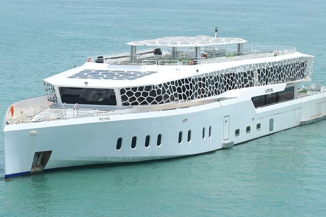 Dubai Dhow Marina Cruise: “From Traditional Charm to Modern Luxury”