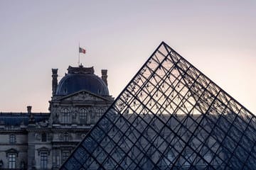 Walking Tour of Paris Holiday Markets and Iconic Landmarks