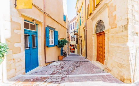 Mythology and Culture Tour in Heraklion, Greece