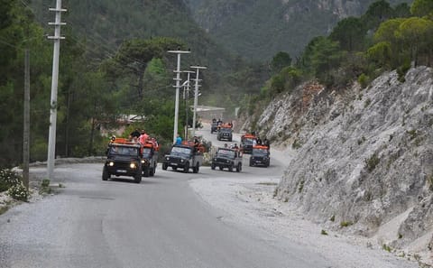 Jeep Safari Adventure with Lunch at Dim River in Alanya