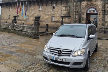 SANTIAGO DE COMPOSTELA + BRAGA: Private Tour from Porto
