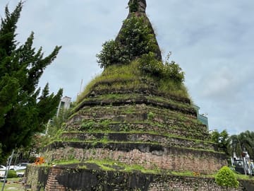 Private City Tour with Female Driver in Vientiane