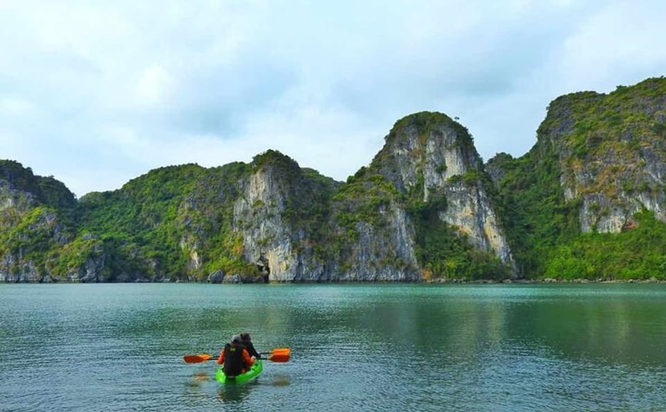 Two-Day Cruise and Kayaking Tour in Hạ Long Bay