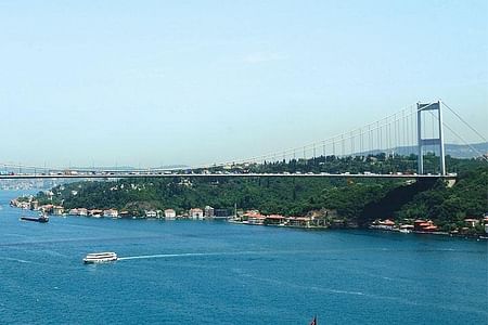Bus and Boat Combo İstanbul Tour with Breakfast and Tour Guide
