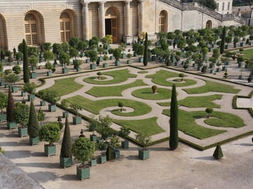 Private Full-Day Versailles Palace and Marie Antoinette Tour from Paris