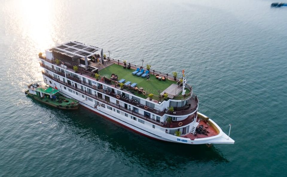 Amanda Cruise – Luxury Unique Halong Bay Cruise (2D1N Tour)