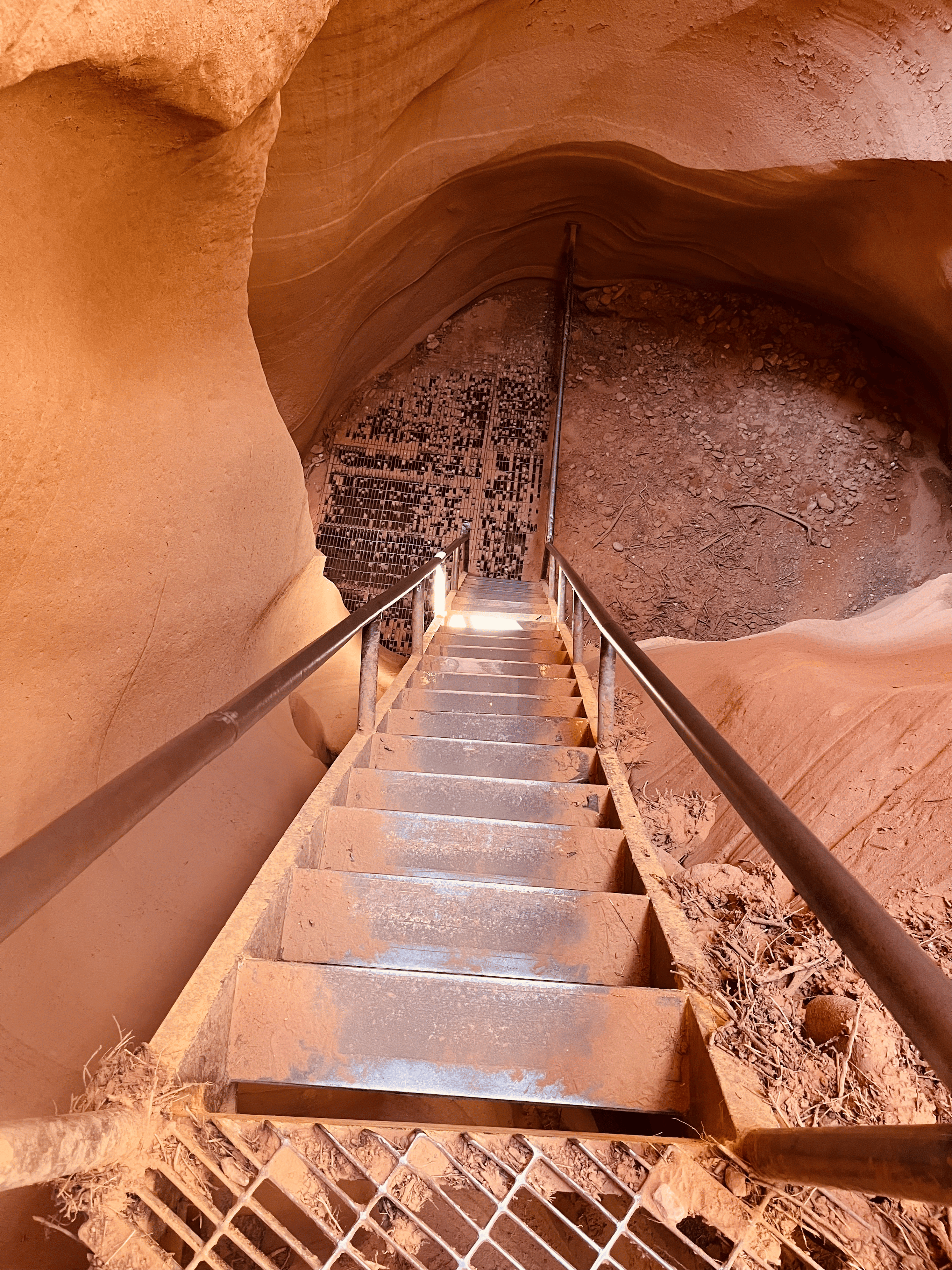 There are steel ladders anchored into the canyon walls. The ladders vary from 3 ft. to 25 ft. being the longest. Ladders over 8 ft.