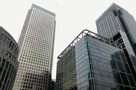 Private transfers between London City Airport - London Luton Airport