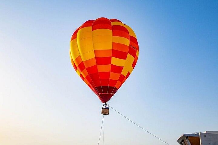 Hot Air Balloon Ride Over Dubai's Desert with Hotel Pickup & Drop-off