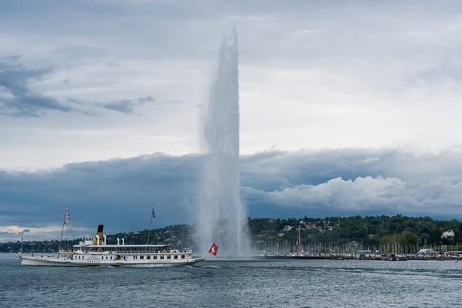 Geneva Private Walking Tour with a Local Guide photo 4