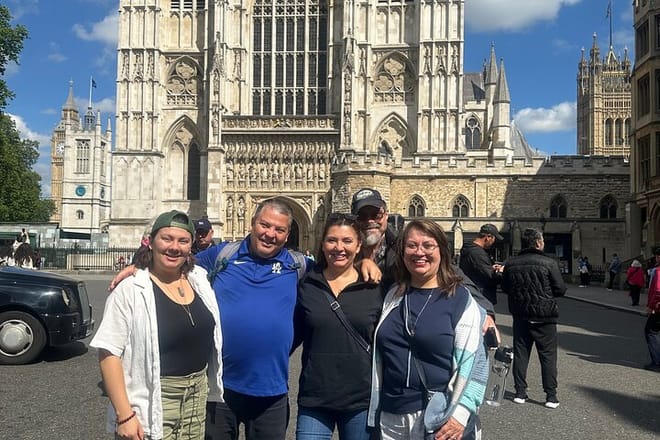 Westminster Highlights Black Cab Tour with Hotel Pick Up 