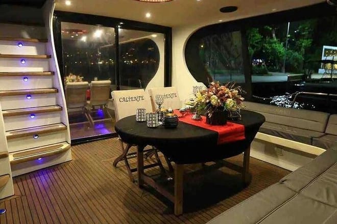 Private Bosphorus Yacht Cruise in Istanbul – Luxury Yacht Tour