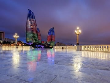 Baku-night-tour-highland-park-flame-towers-city-view
