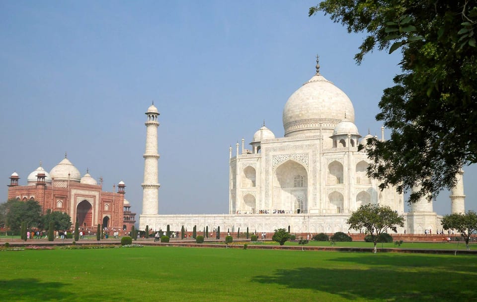 Day Trip to the Taj Mahal from Delhi with Private Transport
