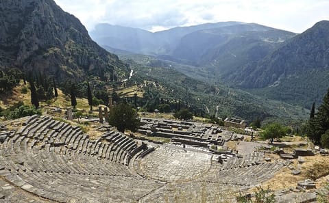 Private 2-Day Tour of Delphi and Meteora from Athens