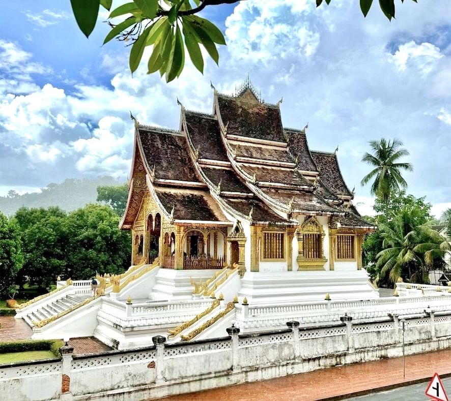 Sunset cruise on Luang Prabang river