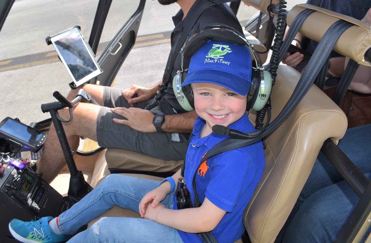 Day Flight 16 Miles Helicopter Tour over Fun Spot 6