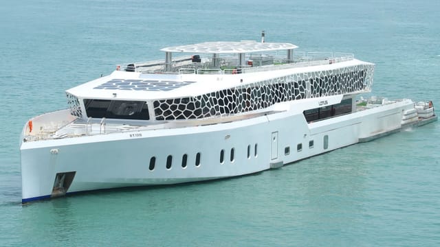 Dubai  Lotus Mega Yacht Dinner Cruise Tickets