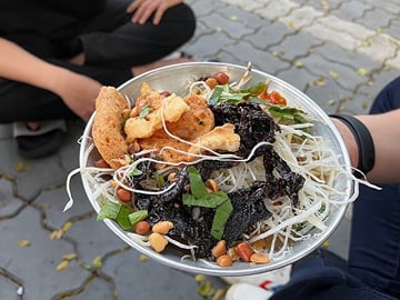 10 Tastings Street Food Tour by Motorbike in Ho Chi Minh City
