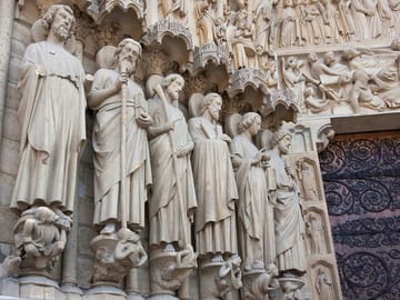 Notre Dame Cathedral Guided Tour with Crypt Access