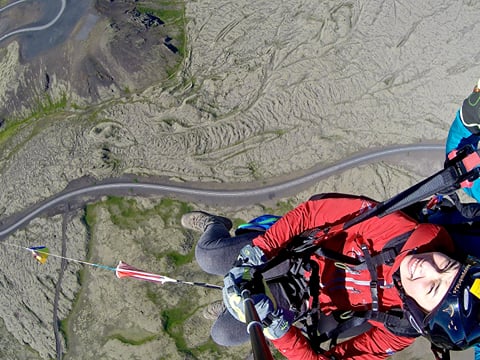 Tandem Paragliding over the Rugged Lava Fields at Blue Mountains, photo 9